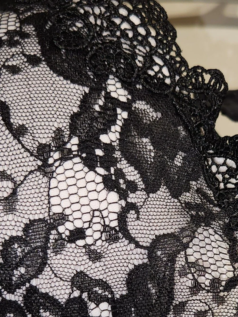 Black & White Lace Underwire Bra 40DDD